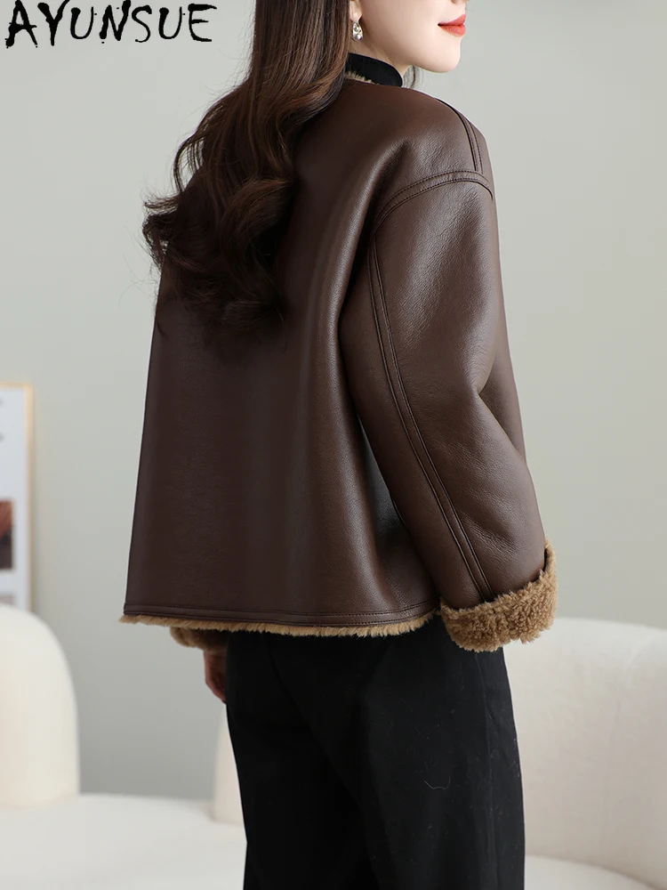 معطف صوف 100% من AYUNSUE للنساء 2025 جاكيت شيرلينغ من الأغنام الحقيقي ملابس شتوية للسيدات من الفرو المركب pallltt Жengarško جديد في المعاطف