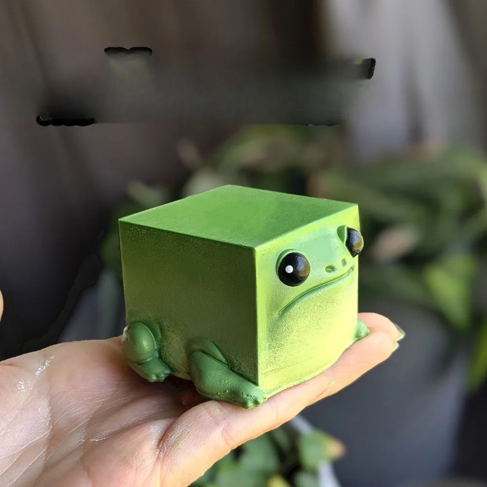 Ugly cute frog resin ornament, platform desktop home decoration, creative small ornament, funny handicraft