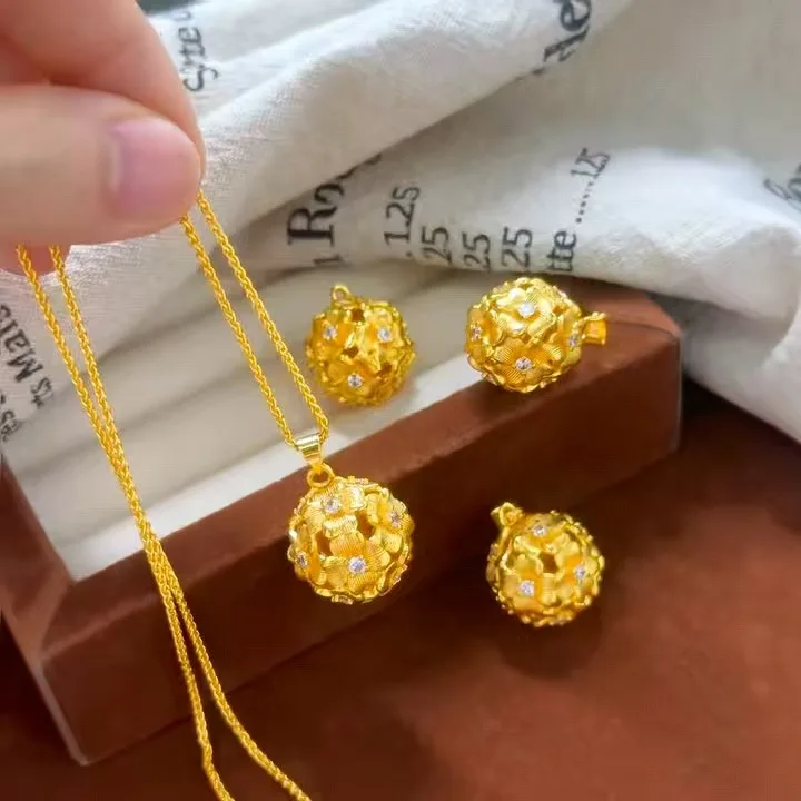 Exquisite Gold Kt18 Retro Delicate Hydrangea Pendant Necklace for Women Girl Birthday Wedding Engagement Jewelry Gifts
