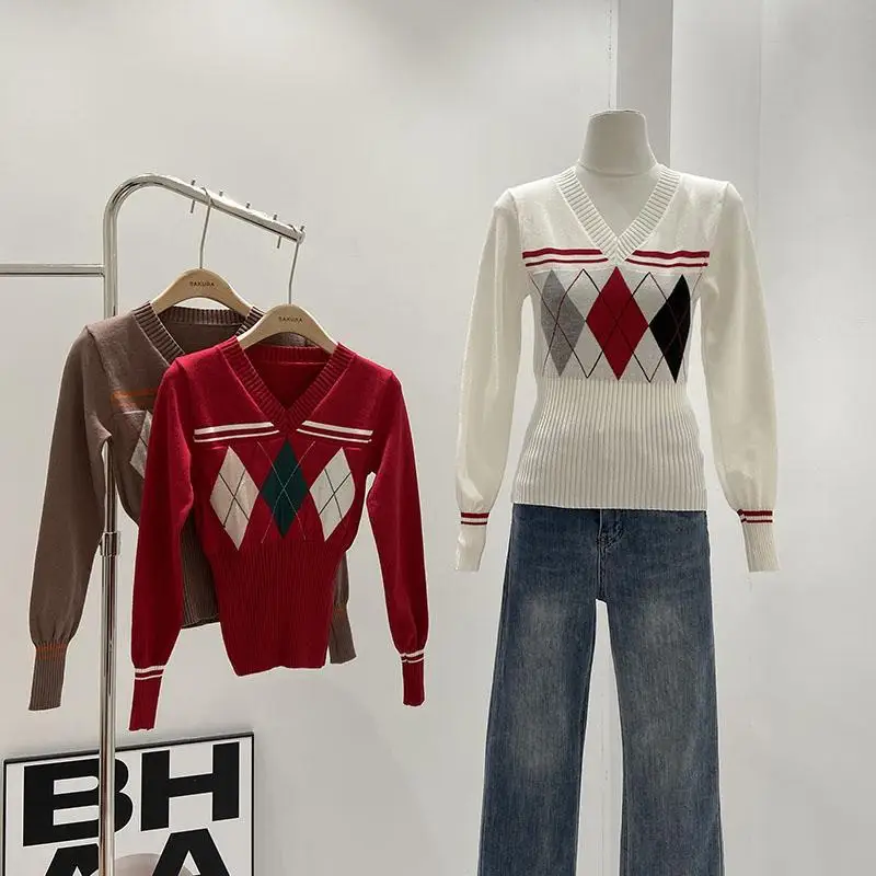 

Women V-neck Vintage Plaid Design Slimming Casual Sweaters Autumn Basic Aesthetic Color Blocking Knitted Pullovers