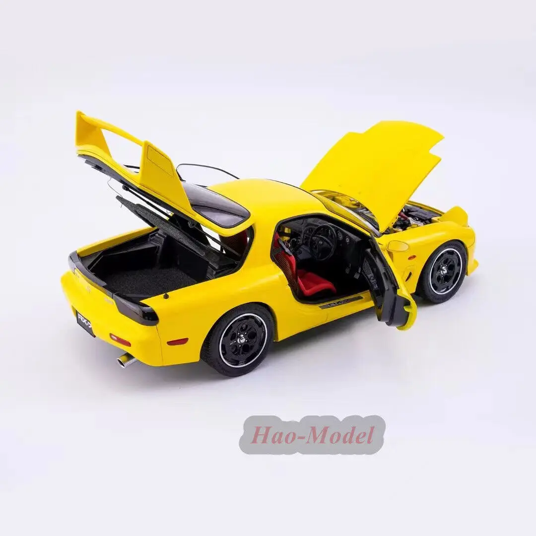 POLAR MASTER-juguetes de simulación para niños, modelo de coche fundido a presión de aleación de velocidad RX7 para Mazda, regalos de cumpleaños, Hobby, adornos de exhibición, amarillo, 1/18