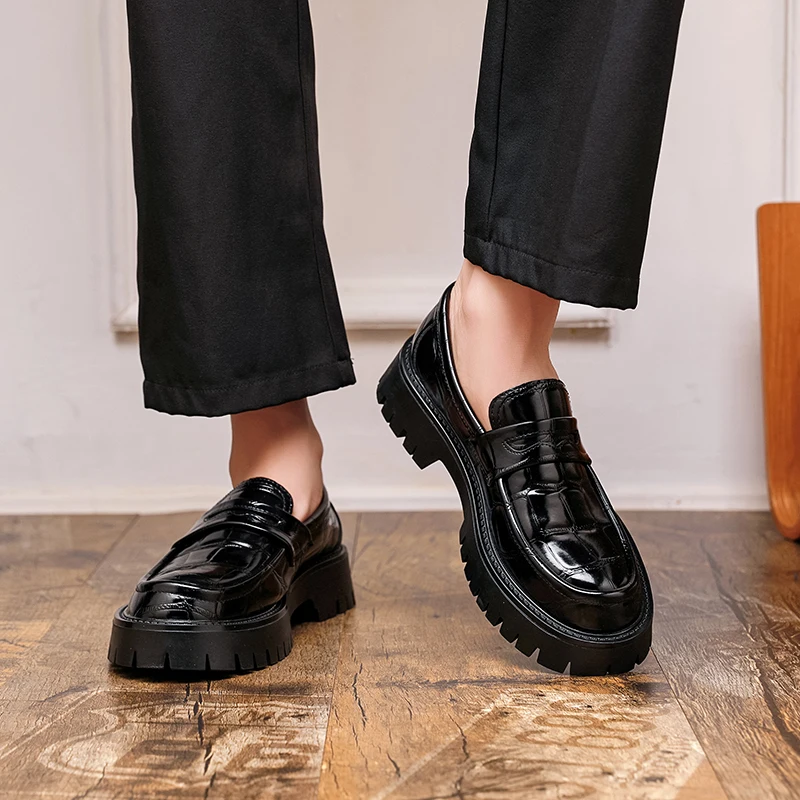 

Men's Classic Leather Shoes High quality casual and comfortable style 38-46 Outdoor street shoes Black Brown Thick soled New