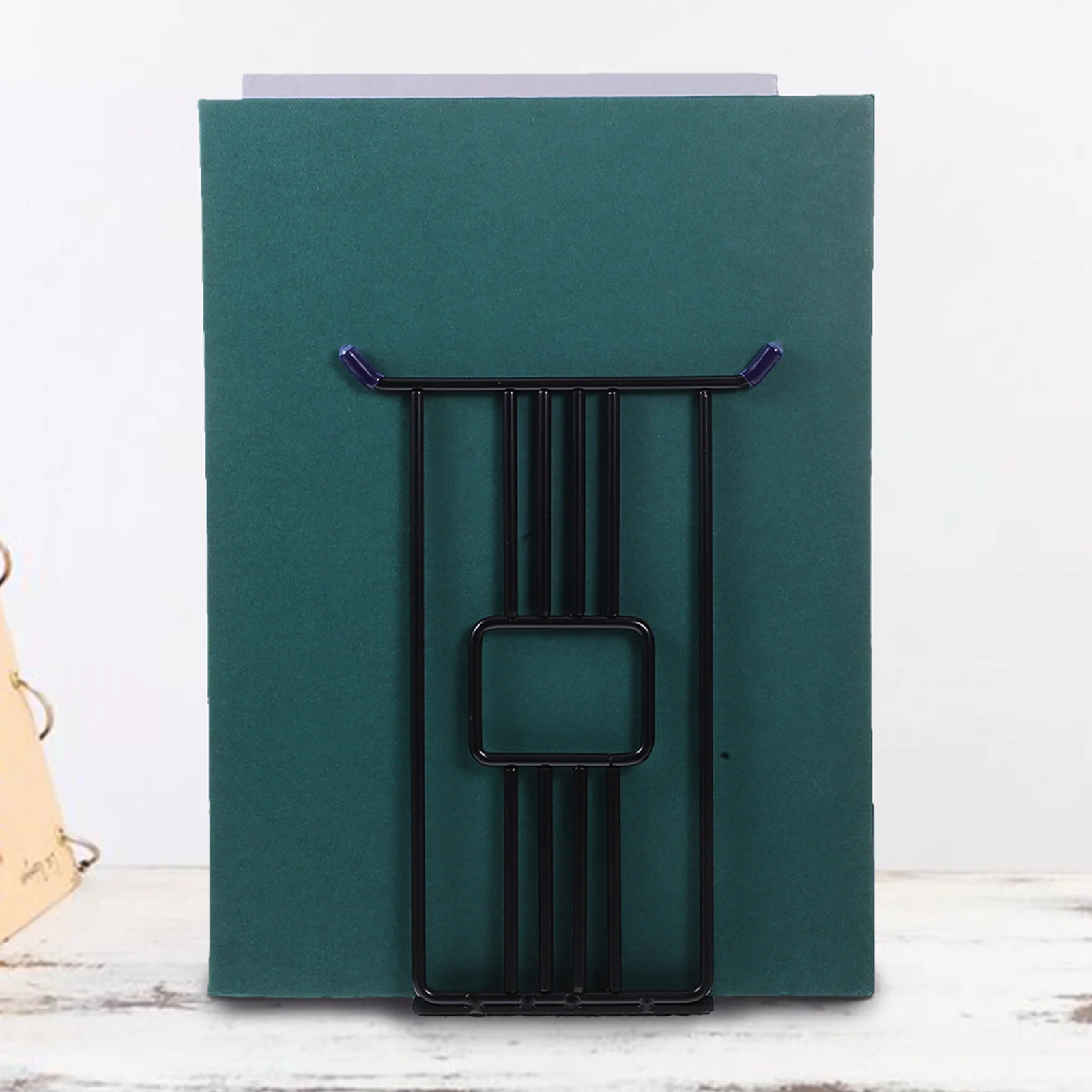 

2 Pcs Metal Bookend Vintage Decor Bookshelf Holders Aesthetic Support Sculpture