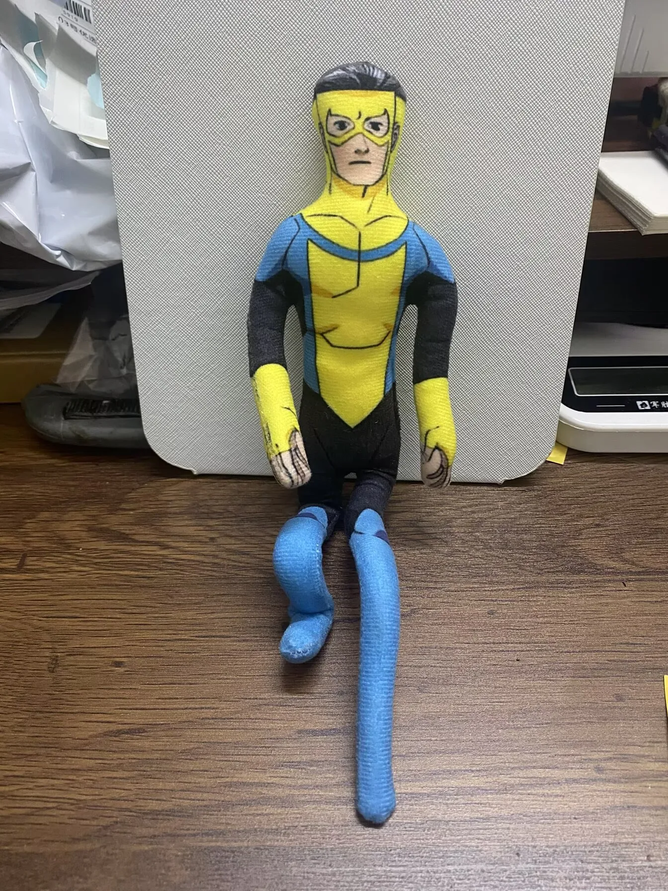 28cm Invincible Omni-Man Mark Grayson Stuffed Doll Detachable Movable Limbs Wire Skeleton Action Figure Plush Mouse Room Decor - view 4
