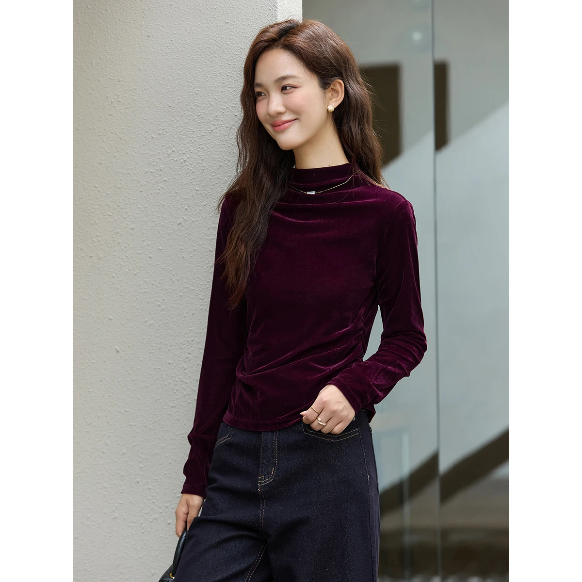 VIMLY, camiseta de terciopelo rojo para mujer, Tops informales de punto ajustados, camisetas Vintage de invierno 2025, camisetas de manga larga con pliegues y cuello simulado para mujer A3305