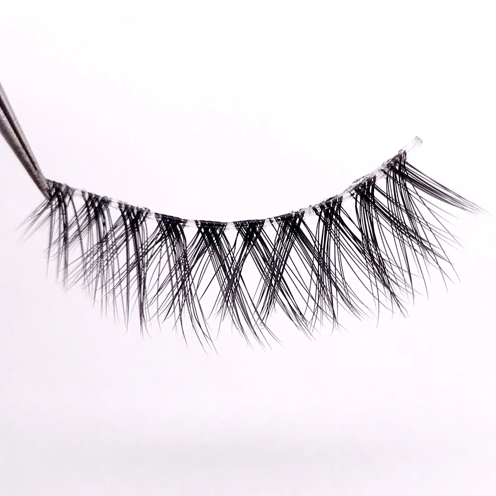 3 คู่ 3D Mink ที่มองไม่เห็น Lash Handmade Crisscross Eyelashes Clear Band Soft Strip ขนตาธรรมชาติยาว Wispy False Lashes แต่งหน้า