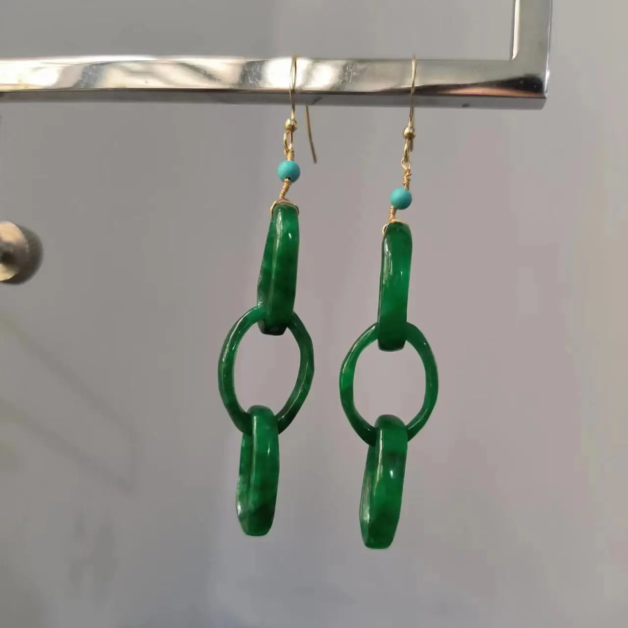 

1pcs/lot Natural Emerald Earrings Ear Hook Miss S925 sterling silver blue turquoise Dark Green Circle Pendant folk-custom taki