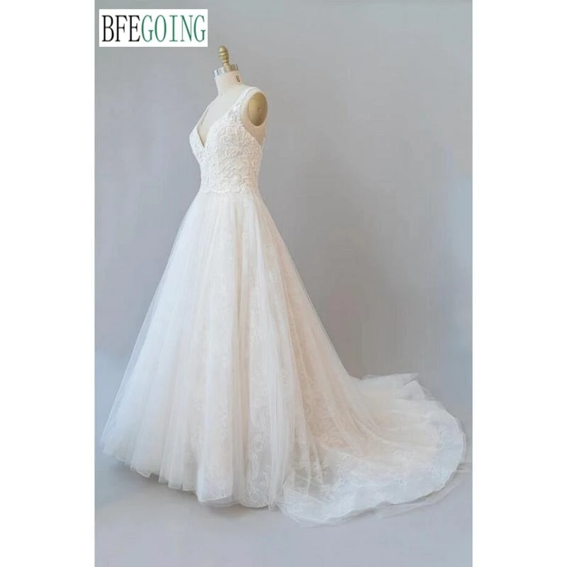 Luxurious Lace Appliques Beading V-Neck A-Line Wedding Dresses Chapel Train Custom Made Floor-Length Sleeveless Bridal Gowns