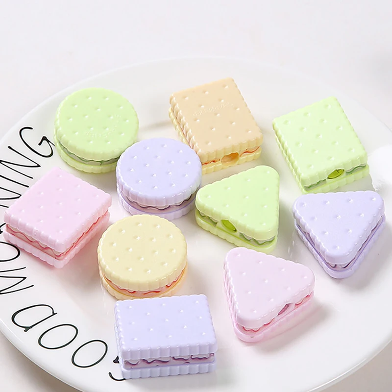 1PC Cute Cookie Sharpener Manual Plastic Schoolboy Pencil Sharpener Cutter Creative Stationery Boys Girls Pen Sharpener Gift