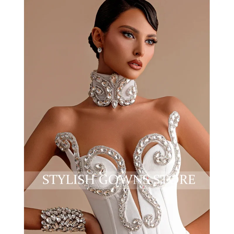 فستان رائع بدون أكمام 2025 للحفلات الراقصة مع أحجار الراين ورقبة سكوب حورية البحر فساتين المشاهير رداء السهرة حسب الطلب