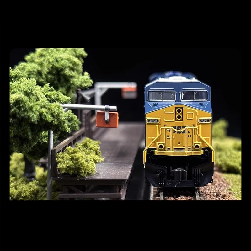 KATO Simulation Train Model N Scale 1/160 176-8949 USA GE ES44DC Diesel Locomotive Rail Car CSX #5329 Model Toys