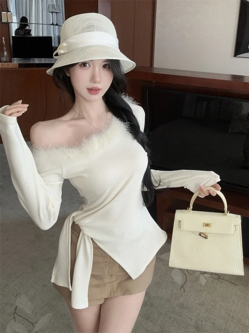 เสื้อยืดผู้หญิงทรงเข้ารูป แขนยาว ลายมัดย้อมแบบอสมมาตร โชว์ไหล่ ดีไซน์ใหม่สำหรับฤดูใบไม้ร่วงและฤดูหนาว แต่งขนเฟอร์