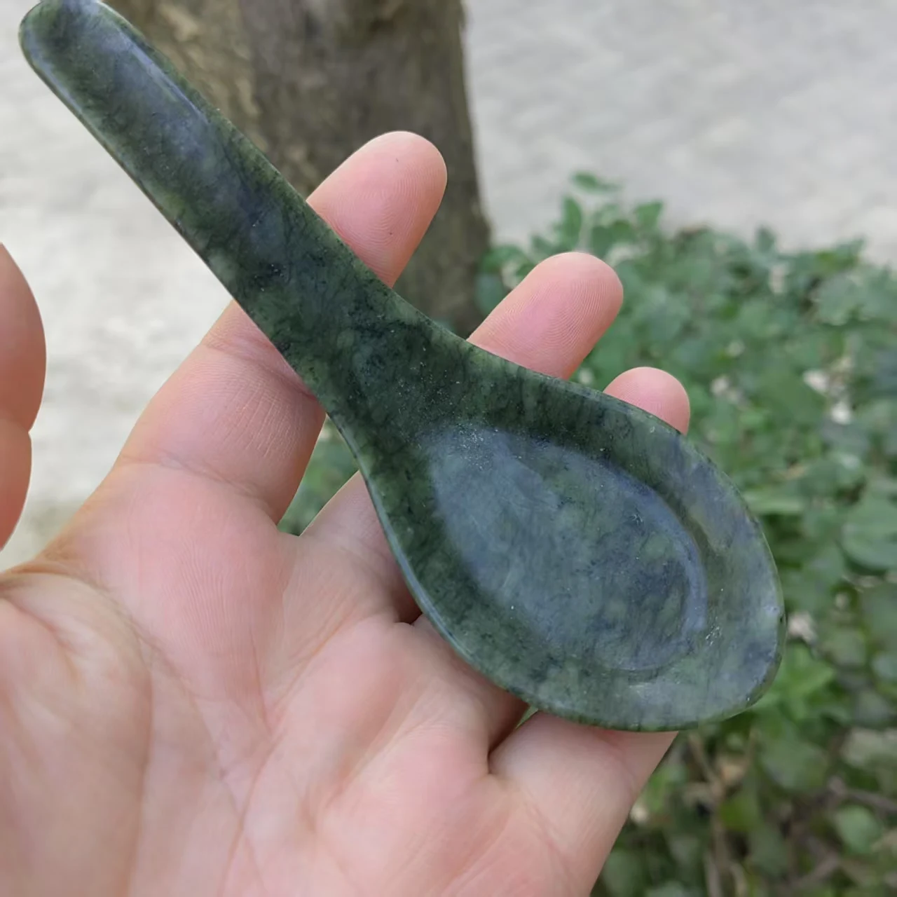 1pic Natural Green Jade Spoon Quartz Crystal Healing Gem Random Stone hand carved spoon Jadeite Jasper Tea Fancy Coffee Spoons