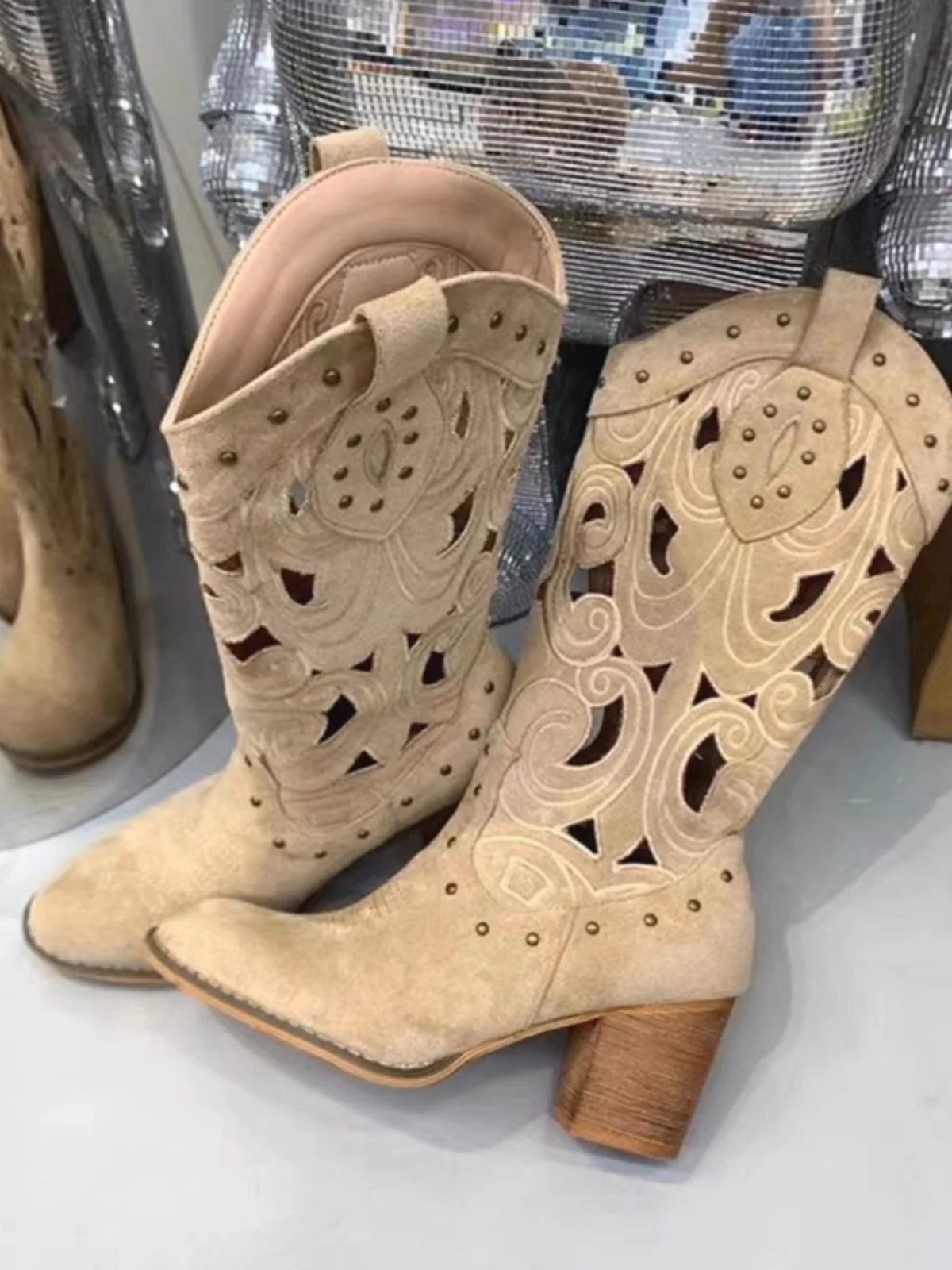 Botas Vaqueras Retro Bordadas con Diseño Calado para Mujer, Verano 2023, Tacón Alto, Corte en V, Botas Largas de Caballero, B...