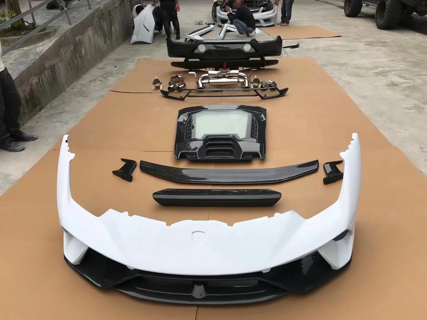 مناسبة لامبورغيني LP580 LP610 ترقية LP640 ألياف الكربون المصد الأمامي والخلفي المفسد الجسم كي