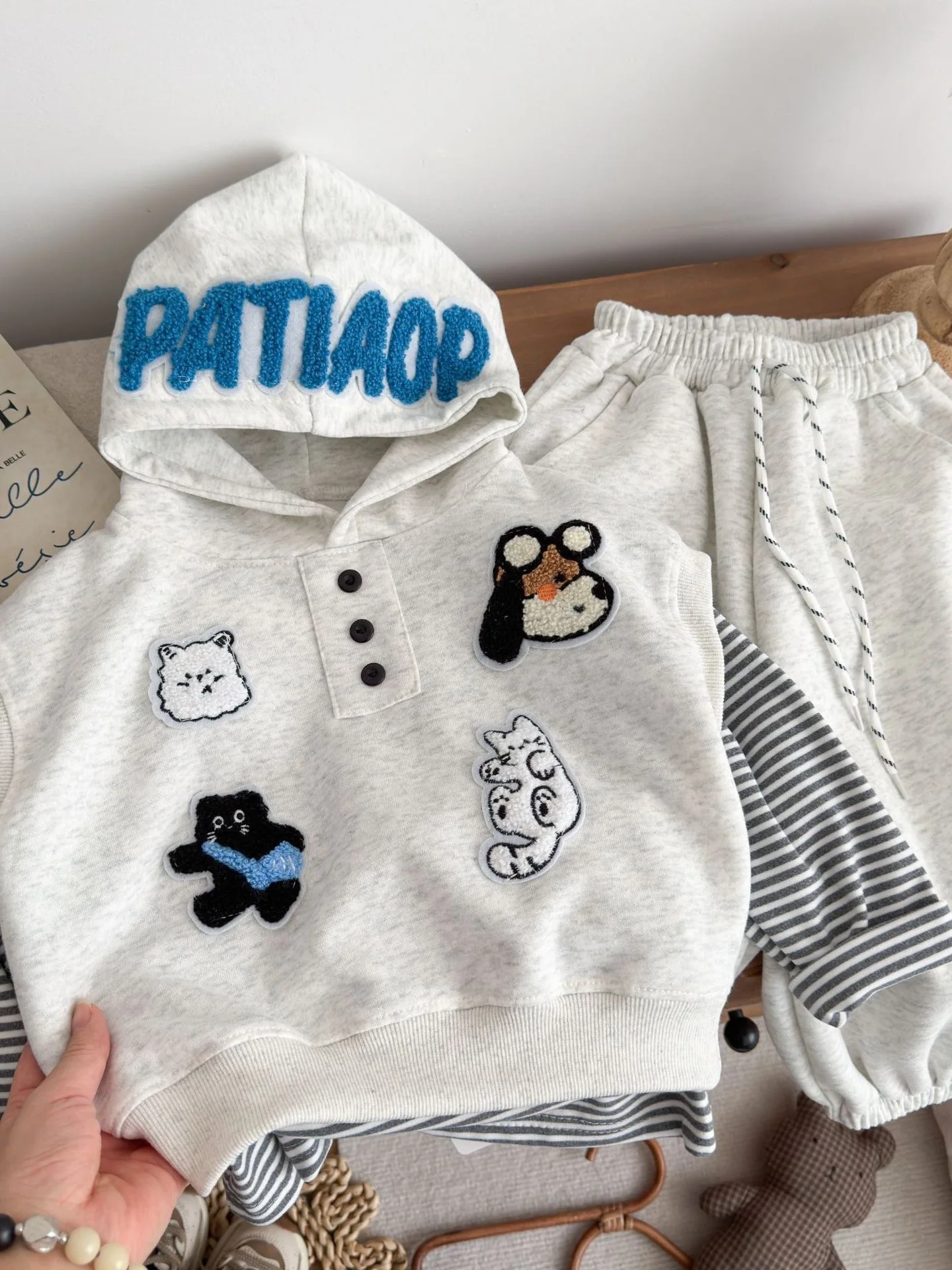 Unisex Cartoon Hoodie Striped Joggers Set Autumn 2026 New Style Kids' Clothing Two-Piece Suit for Boys And Girls Warmth Function