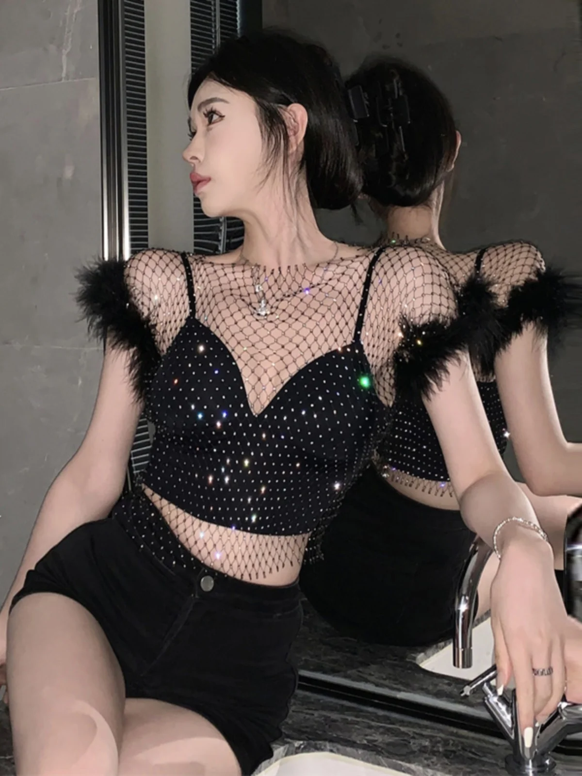 

Faionable Feather And Net Splice Crop Top And Bot Set Glowing Diamond Me Top with Belly Baring Strap Trendy Ensemble