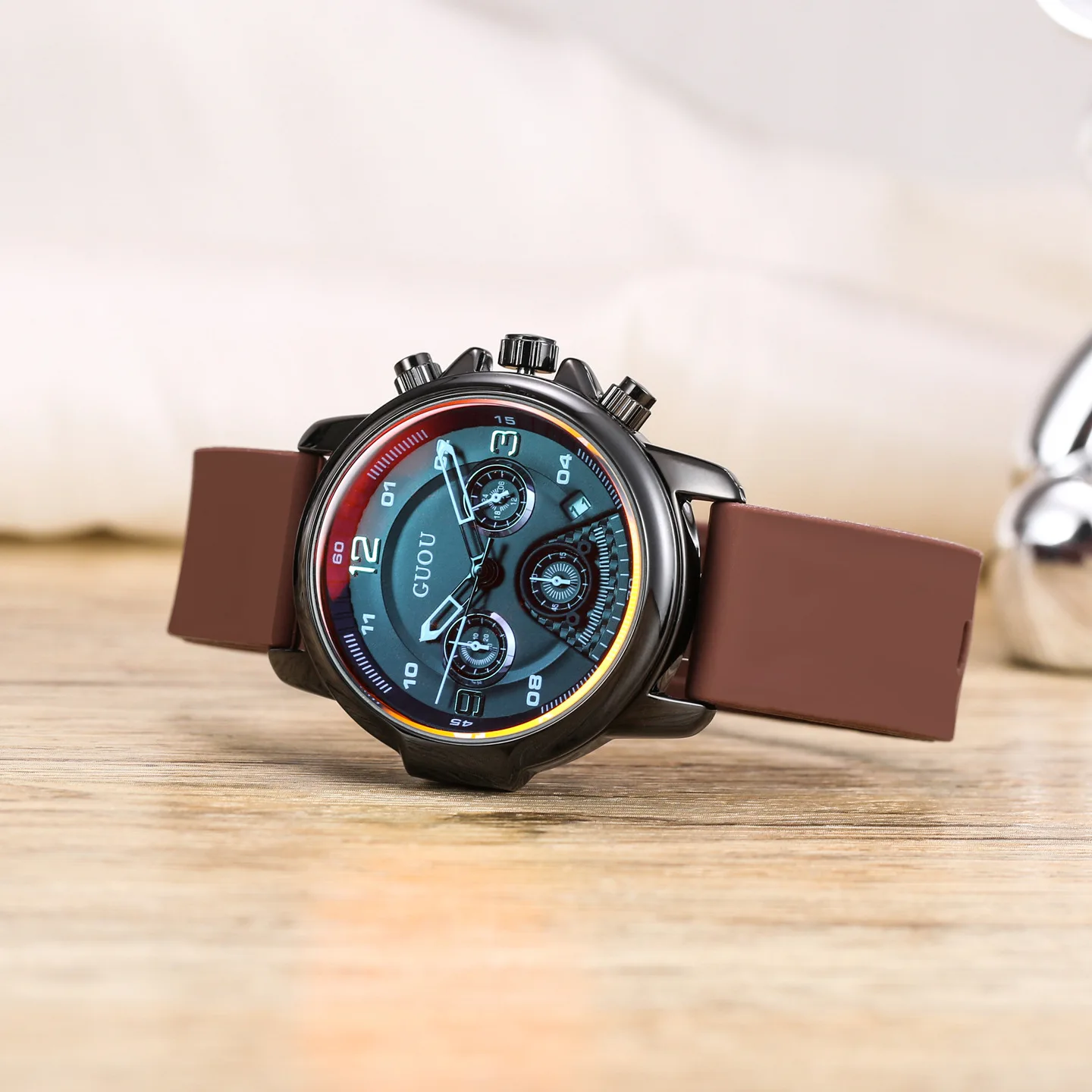 New Heavy-DutyHigh-Quality Round Watch With A Bold And Stylish DesignA Cool And Trendy Quartz Wristwatch With A Metallic Finish.