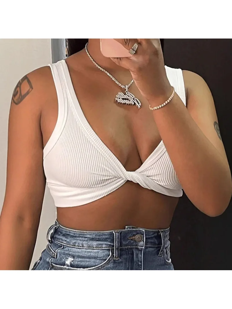 المرأة الأوروبية الأمريكية Instagram نمط فتاة ساخنة المتخصصة شخصية عميق الخامس مثير شاطئ البحر عطلة الأبيض تانك الأعلى