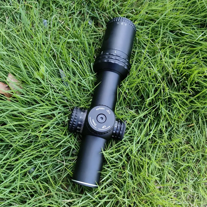 Immagine 5: Mirino ultra-compatto VT1-5x24IR, ingrandimento 1-5x, ampio campo visivo, reticolo illuminato rosso e verde per differenziazione dei punti di mira.