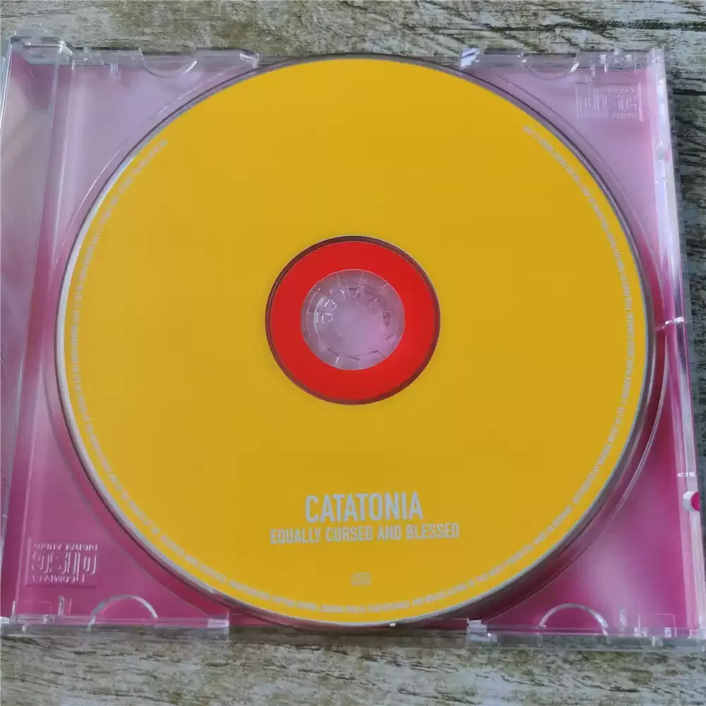 CD Catatonia Ugualmente maledetto e benedetto Tipico di Britpop anni '90 (British Rock), combina elementi di chitarra pop
