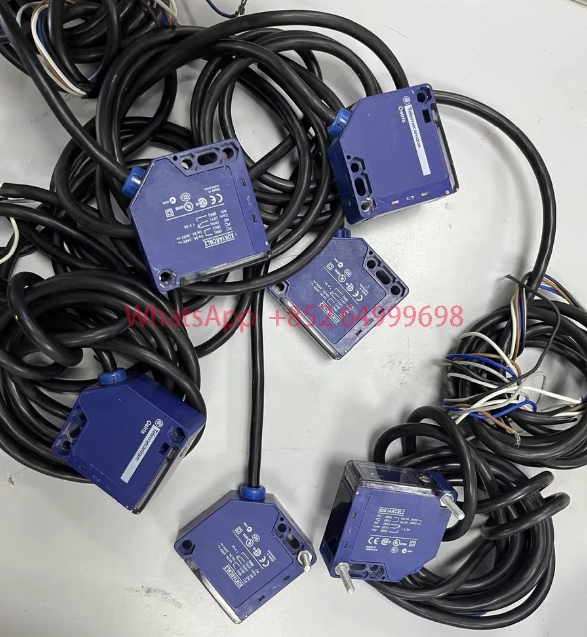 Used XUK1ARCNL2 compact photoelectric switch, reflex type