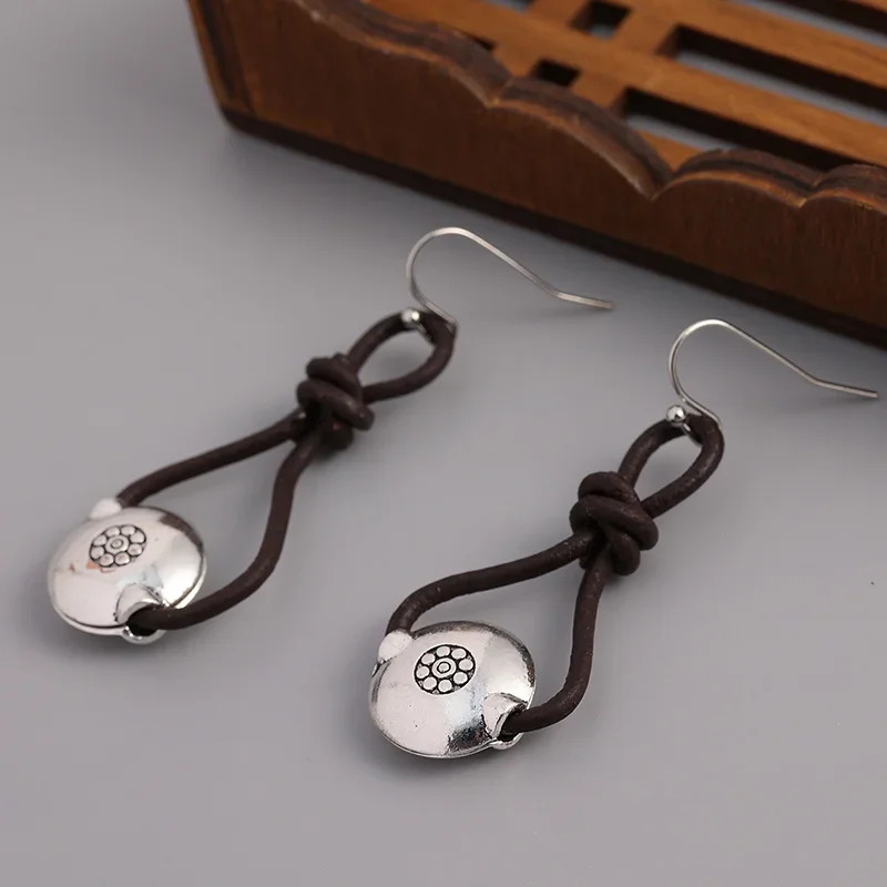 Vintage Silver Color Round Carving Pattern Earrings Ethnic Leather Wrapping Dangle Earrings for Women Jewelry