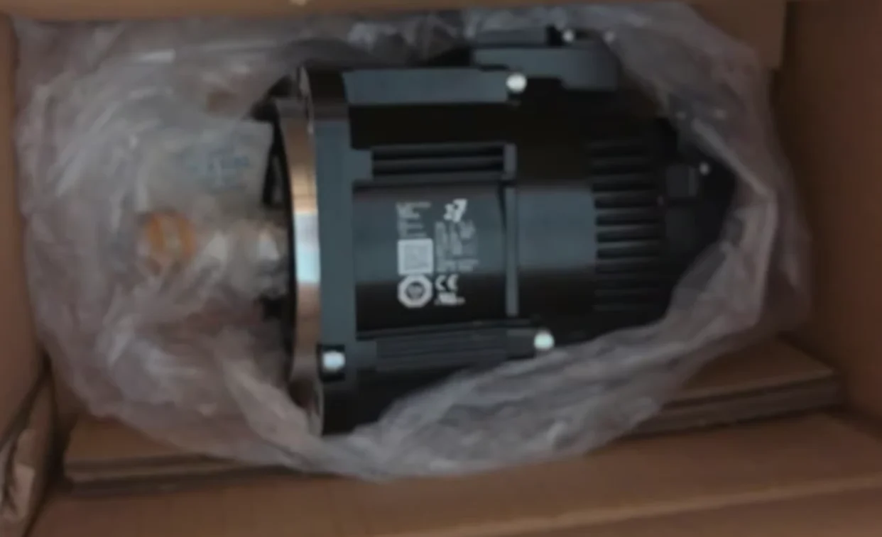 SGM7G-09AFC6C Brand New Servo Motor，Fast shipping，SGM7G 09AFC6C