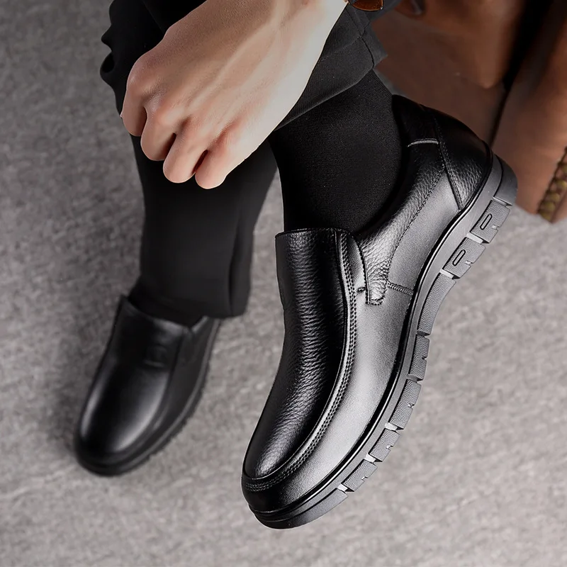 The elderly first layer cowhide men's shoes business casual leather soft sole soft middle-aged and elderly father