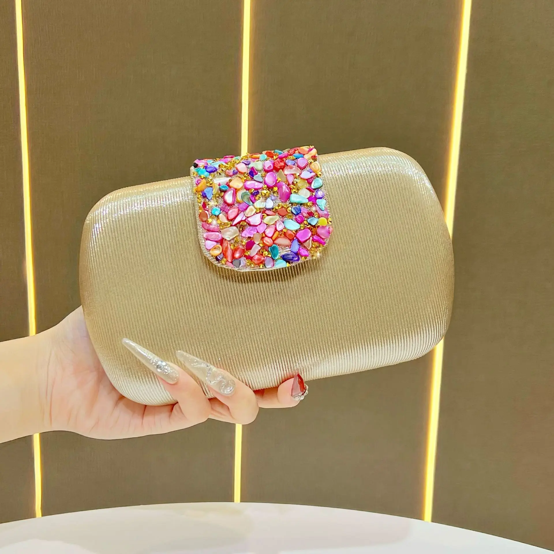 

Woman Chain Hand-held Bag,Fashionable and Versatile Crossbody HandBag,Luxury Colored Stone Diamond Evening Dinner Cluth Bag