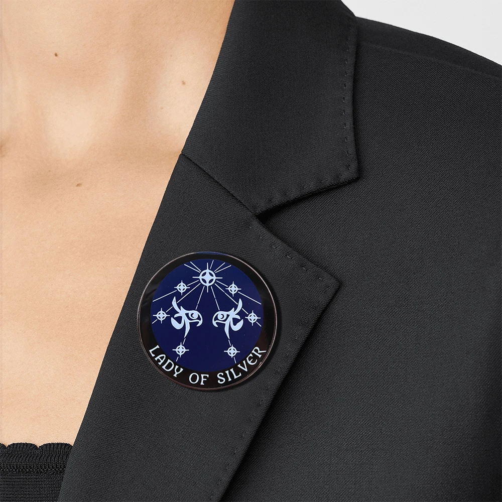 D & D عوالم منسية بروش Selune الرمز المقدس المينا شارة بدبوس آر بي جي ألعاب مجوهرات المهوس نردي الجدة مضحك المشجعين هدية