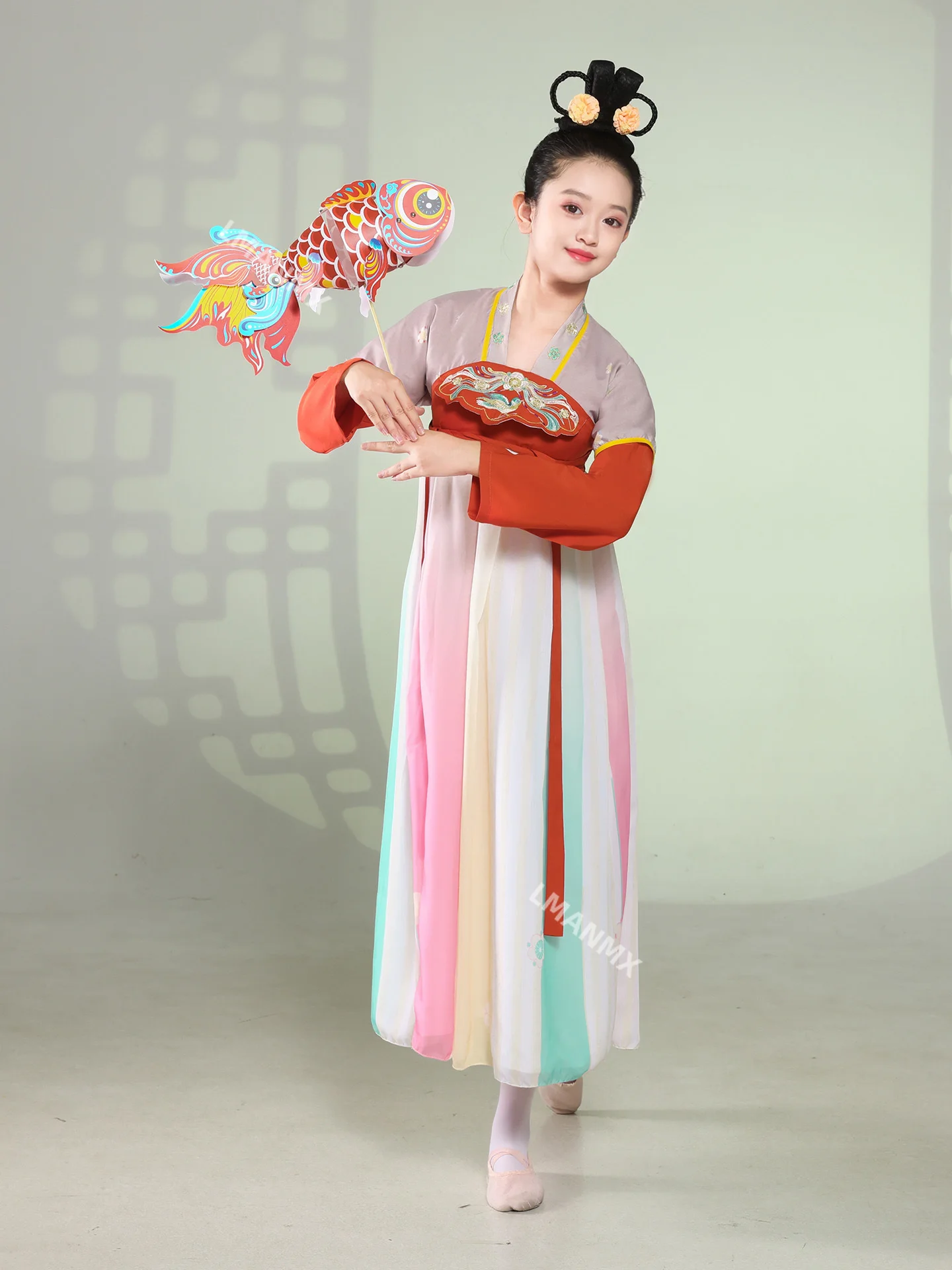 Opera fishing lanterns, dance props, performance costumes, Chinese classical dance, children's Hanfu dance costumes