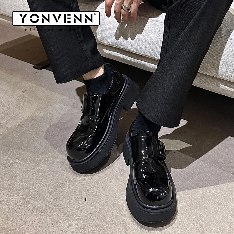 Fashion Men\'s Black Hollow Leather Loafer Round Toe Flat Slip On Casual Slippers Men main image 2