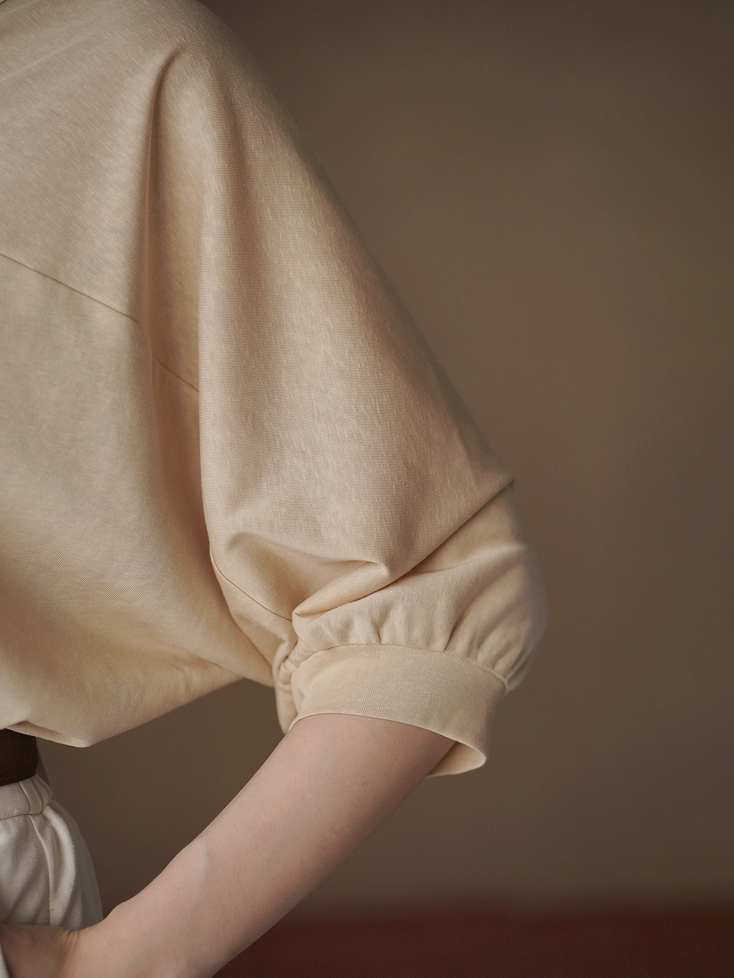 Hacikis Miss Soft Cotton Feel Double Sided Wear Batwing Sleeve Loose Slimming Hem Commute V Neck mid Sleeve T Shirt