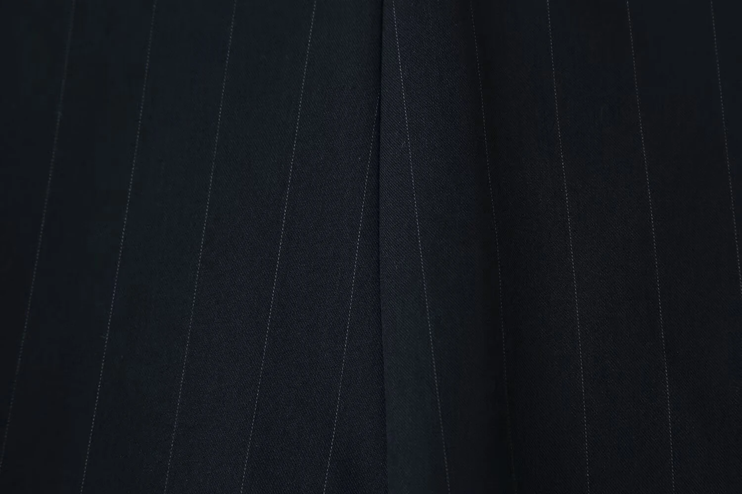 ملابس نسائية أوروبية وأمريكية لخريف 2025 سراويل كلاسيكية فضفاضة غير رسمية ذات ثنيات بسيطة #6