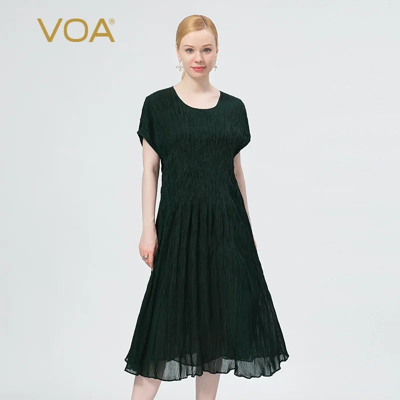 

VOA Silk Georgette Dark Green Round Neck Short Sleeve Pleated Resin Solid Color Double Layer Simple Mid-Length Woman Dress AE980