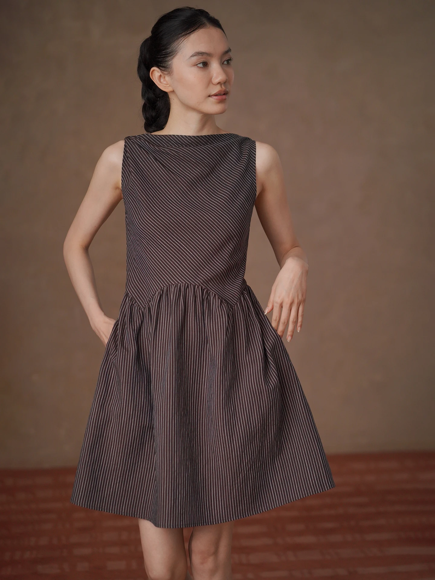 Hacikis Miss British College Style Lenzing Lyocell Linen Breathable Stripe Arc Waistline Sleeveless Slimming Dress