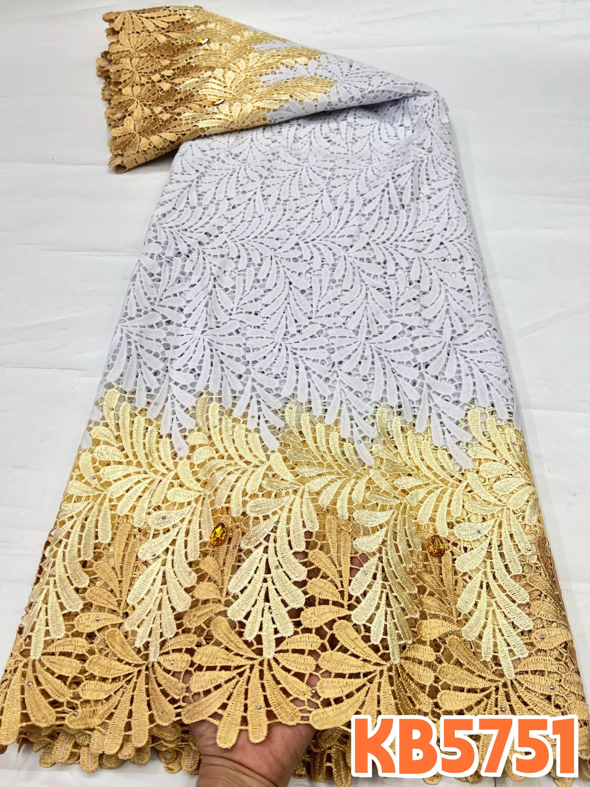 Luxuriöser afrikanischer 5-Yard-Stoff mit grünen Pailletten, Tüllspitze, nigerianischer Pailletten-Brautspitzenstoff, blaues französisches Netzgewebe zum Nähen KB5751