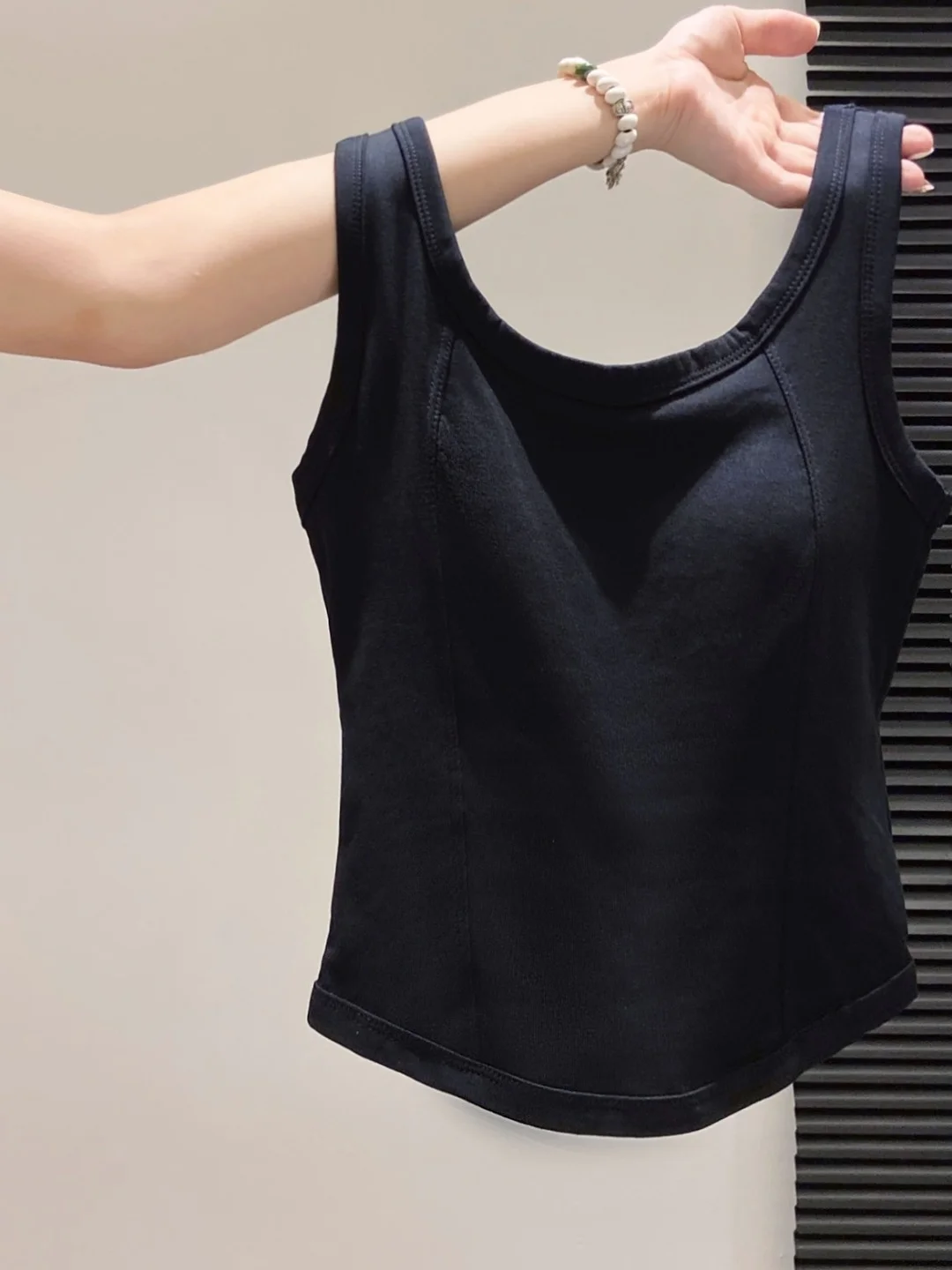 

Высококачественный женский жилет со встроенной накладкой на грудь для внутреннего и верхнего ношения ort Sve round Ne Casual Korean Sle