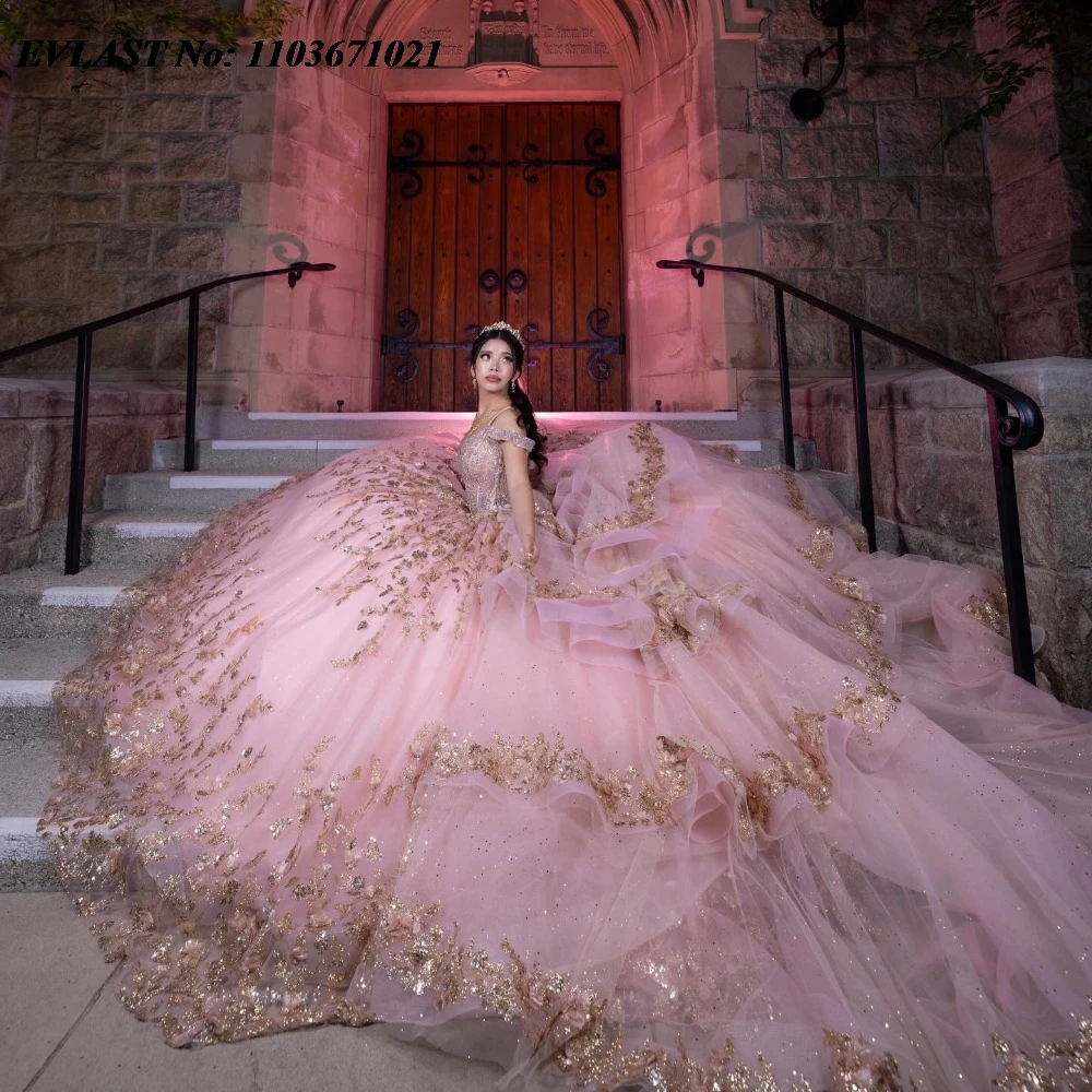 EVLAST ที่กําหนดเองสีชมพู Sequins Quinceanera Ball Gown ทองลูกไม้ Applique ประดับด้วยลูกปัดเม็กซิโกหวาน 16 Vestidos De 15 Anos SQ772