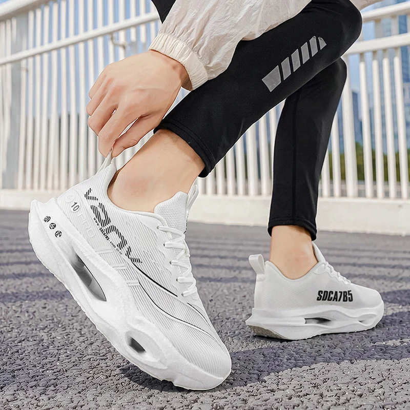 Herren-Freizeitsportschuhe mit Carbonplatte zur Laufunterstützung, atmungsaktivem Mesh, bequemen, niedrigen Schnürschuhen für Trailrunning, Zero-Drop-Sohle, langsamem Rückprall, rutschfest, geeignet für Fitnessstudio, Jogging und Camping. – Detail 15
