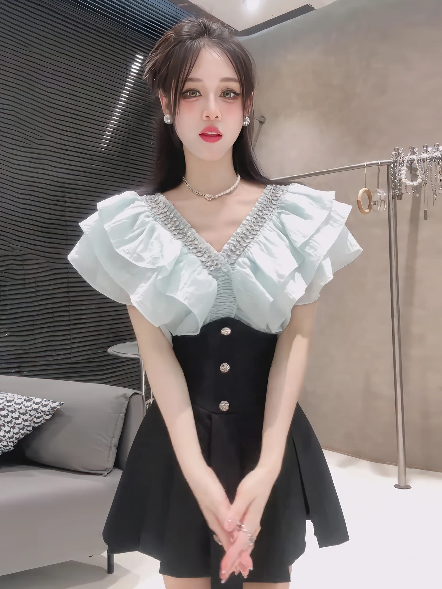 

Женский топ и юбка Ele, лето 2025 года, с v-образным вырезом, комплект из двух предметов, высококачественный ансамбль с рюшами и отделкой