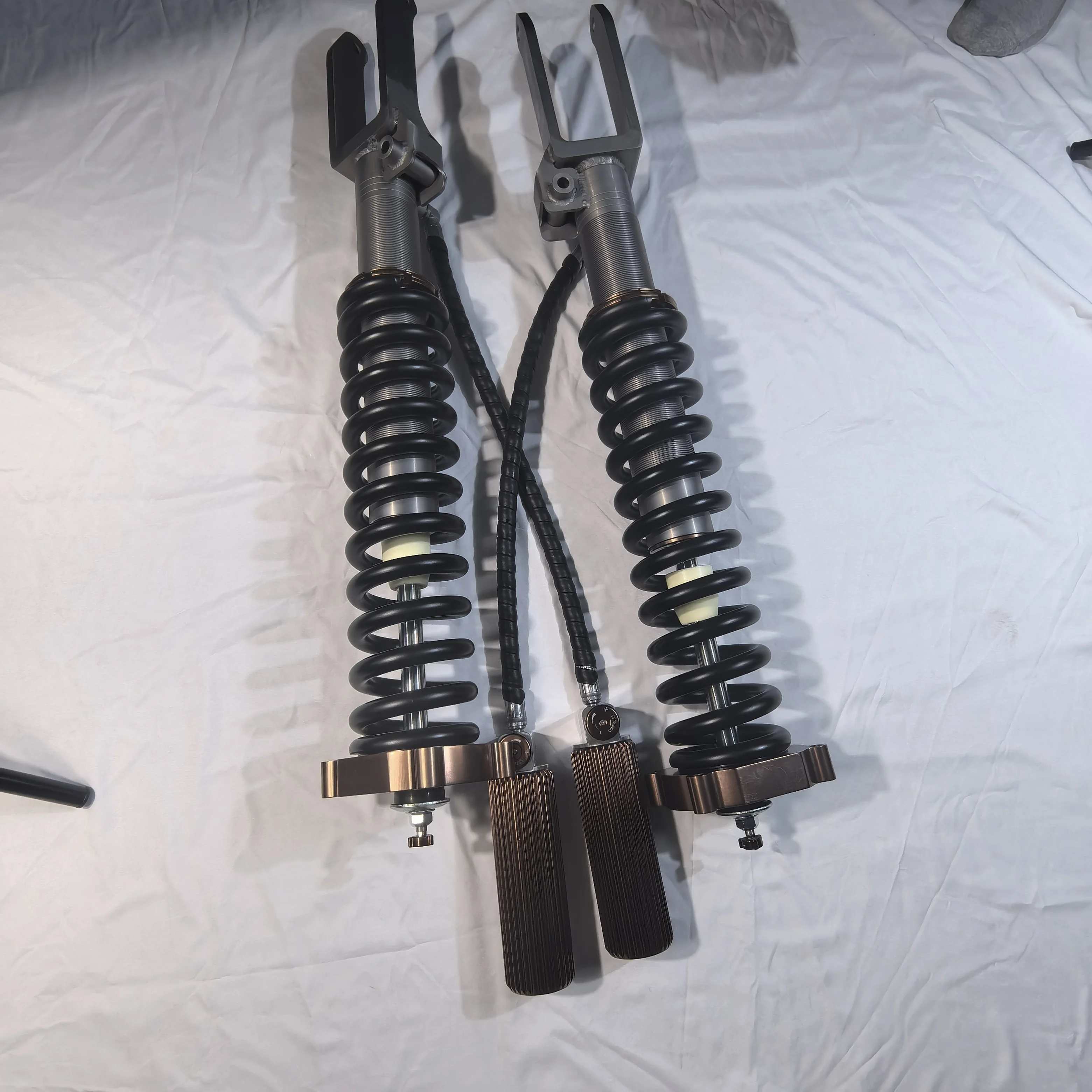 New Model New Design Off Road Suspension Coilover Shock Absorber for Porsche Cayenne 2inch Lifting