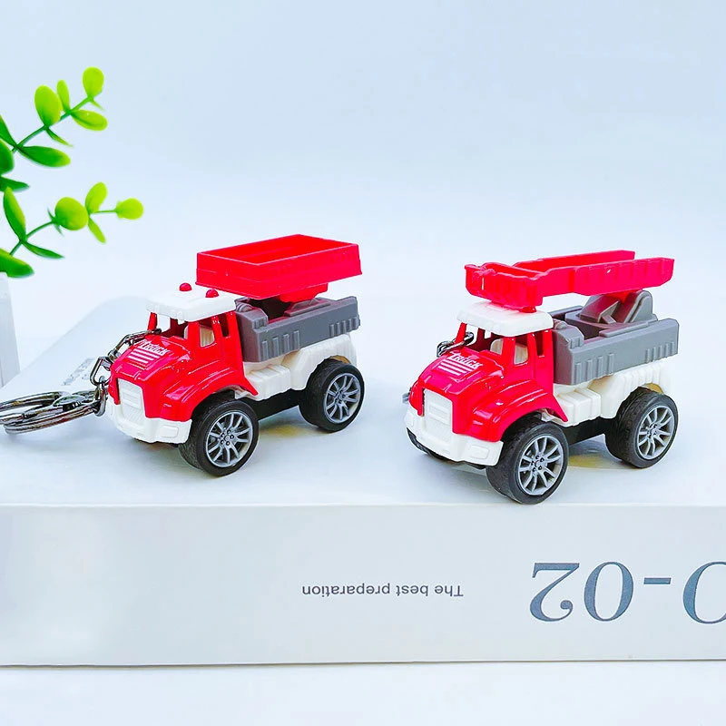 Creative Loading Climbing Ladder Fire Truck Engineering Toy Car Keychain Cool  Water storage Water Spray Fire Truck Key Chains