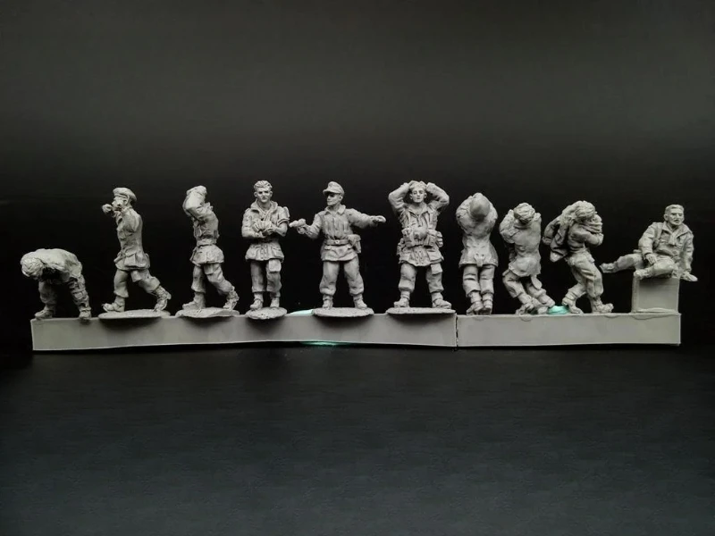 

1/72 Scale Diecast Resin Figure Model Kit WWII Airborne Prisoners and German Guard 10 Figures Unpainted