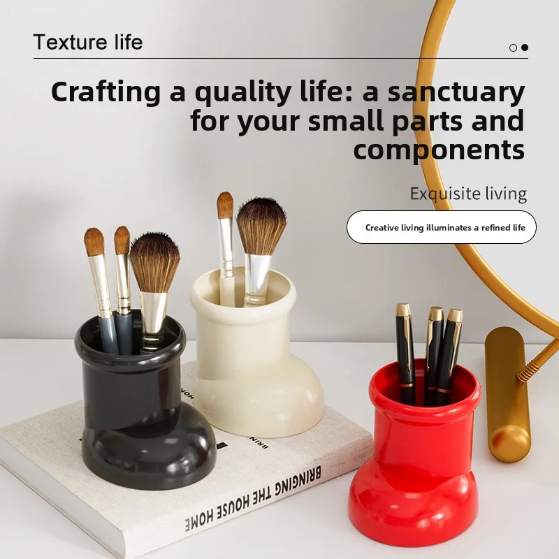 

Cartoon Boot Storage Box Decoration Desktop Ornaments, Toothbrushes, Pens, Makeup Pens, Etc