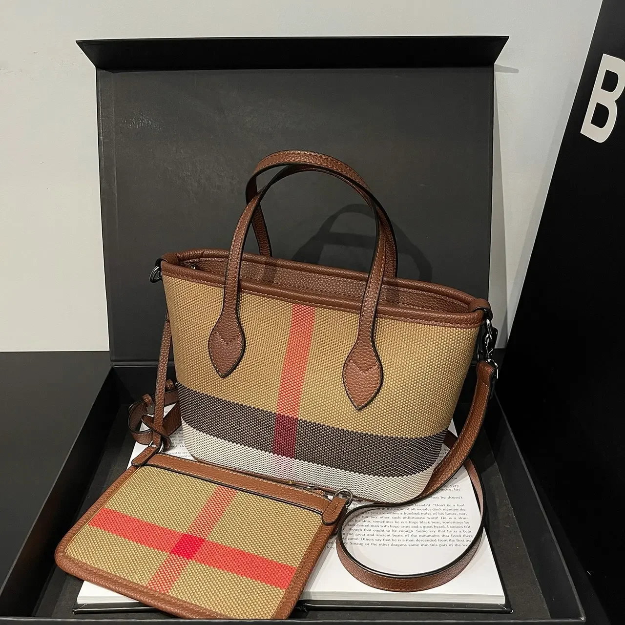 

Популярные женские сумки с новой текстурой — клетчатый контрастного цвета, легкие роскошные пригородные сумки, подходят на плечо/мессенджер, модный дизайн