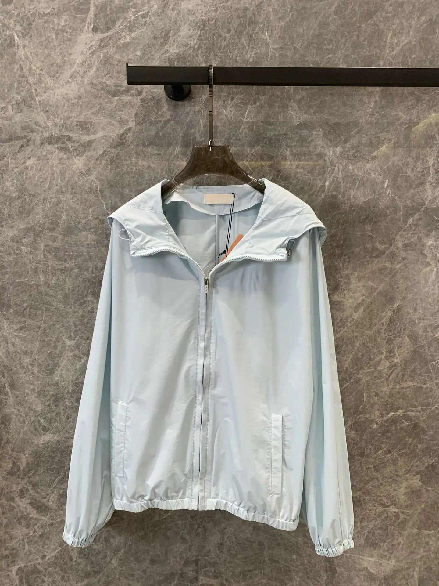

2024 Spring Summer New Letter Embroidery Hooded Sunscreen Jacket Lightweight Breathable Fabric Comfortable Loose Fit