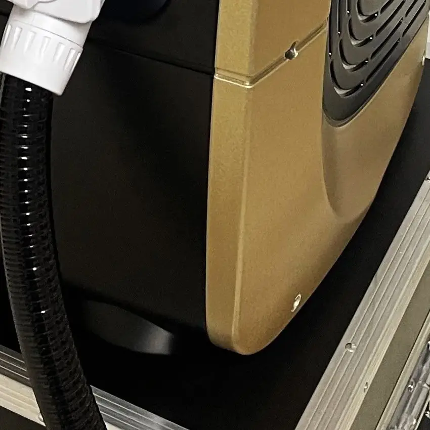 

Профессиональный лазерный аппарат для удаления волос на теле из ледяного титана мощностью 4000 Вт с 4 волнами 755/808/940/1064 нм для использования в салоне