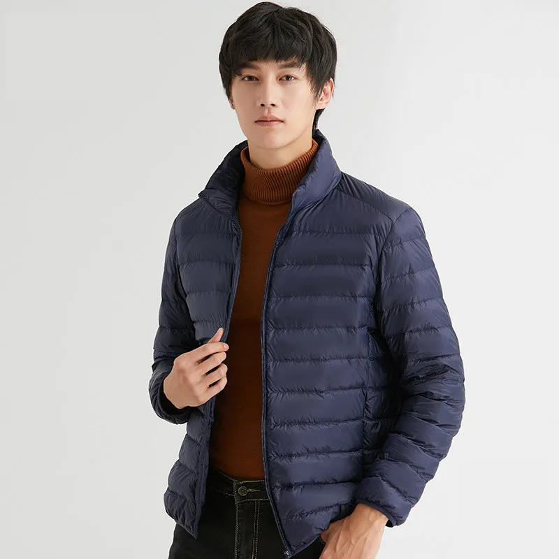 Chaqueta de plumón de pato para hombre, chaqueta ligera y fina con cuello levantado, corta y que combina con todo, color blanco y negro, novedad de 2023